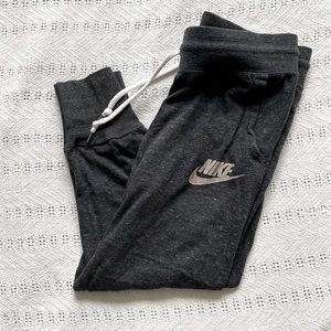 Nike Capri Joggers Sweat Pants - Women’s Small